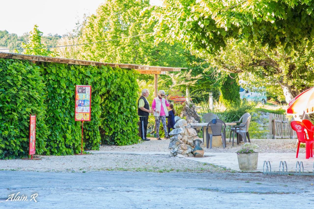 Hotel Paradise Challets And Camping Sarrecave Exterior foto